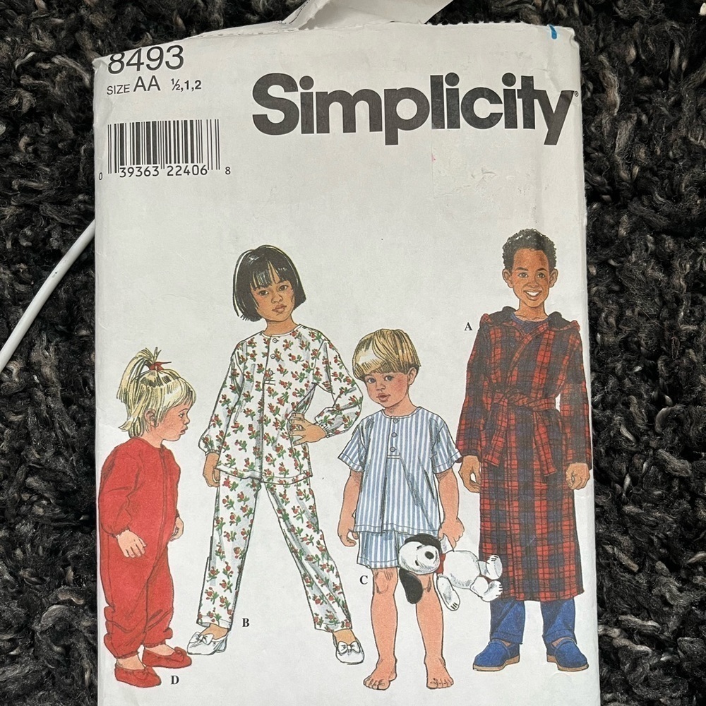Simplicity Pattern 8493 Toddler's and Child's Sleepwear  UNCUT